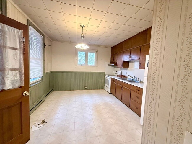 property at 463 Walnut St