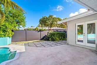 113 Park Ln E in Hypoluxo, FL - Building Photo - Building Photo