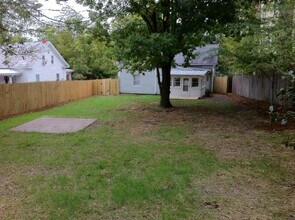 209 Mitchell Ln in Chapel Hill, NC - Building Photo - Building Photo