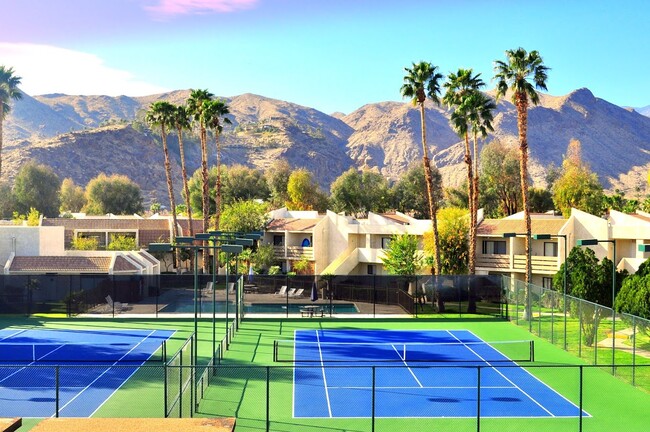 San Jacinto Village Apartments in Palm Springs, CA - Foto de edificio - Building Photo