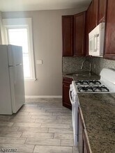 46 Park Pl, Unit 3 in East Orange, NJ - Foto de edificio - Building Photo