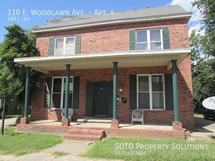 110 E Woodlawn Ave in Sikeston, MO - Building Photo