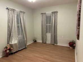 269 N 1st Ave, Unit B in Manville, NJ - Foto de edificio - Building Photo