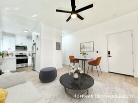 1019 Albany St, Unit 6 in Los Angeles, CA - Building Photo