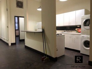 131 W 14th St-Unit -2 in New York, NY - Building Photo - Building Photo