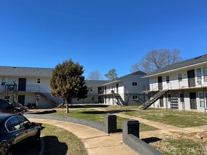 Festival Square Apartments in Memphis, TN - Building Photo - Building Photo