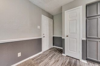 Spring Hollow Apartments in Dallas, TX - Building Photo - Building Photo