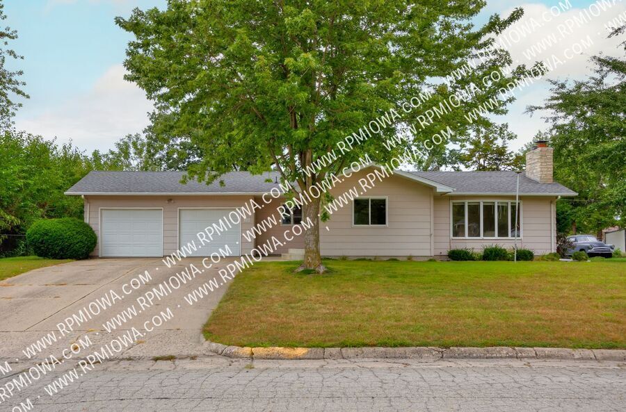 605 4th Ave in Slater, IA - Building Photo