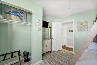 8743 Thomas Dr in Panama City Beach, FL - Building Photo - Building Photo