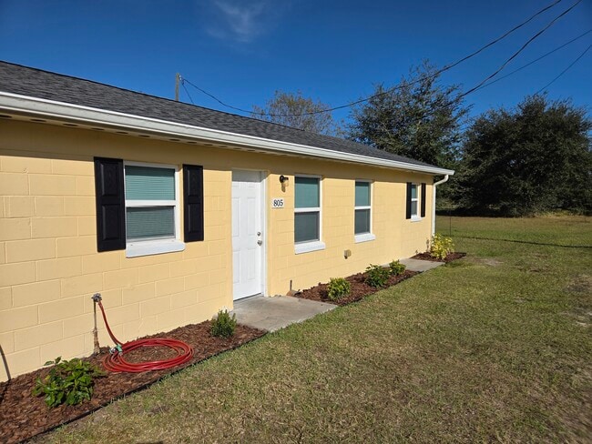 803 E Hart St, Unit 805 (right) in Groveland, FL - Building Photo - Building Photo
