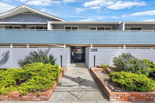 property at 2209 Otis Dr