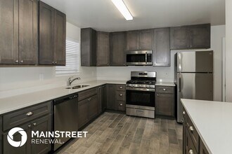 1055 Field View Dr in Mcdonough, GA - Foto de edificio - Building Photo