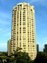 The Oaks at Buckhead in Atlanta, GA - Building Photo - Building Photo