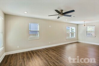 1723 Shaw St in Dallas, TX - Foto de edificio - Building Photo