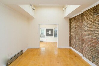 Christopher Street, Unit 13 in New York, NY - Foto de edificio - Building Photo