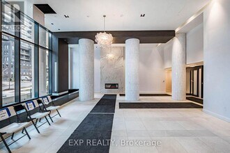38-3538 Annie Craig Dr in Toronto, ON - Building Photo - Building Photo