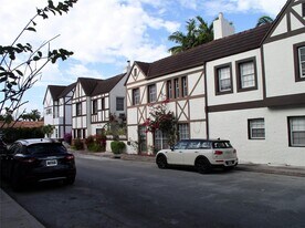 404 Viscaya Ave in Coral Gables, FL - Building Photo