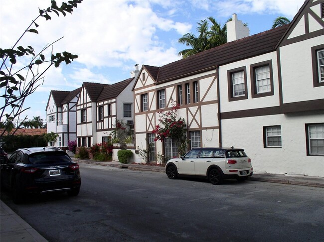 property at 404 Viscaya Ave