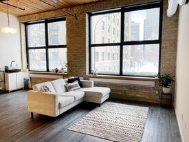 139 Market Av in Winnipeg, MB - Building Photo