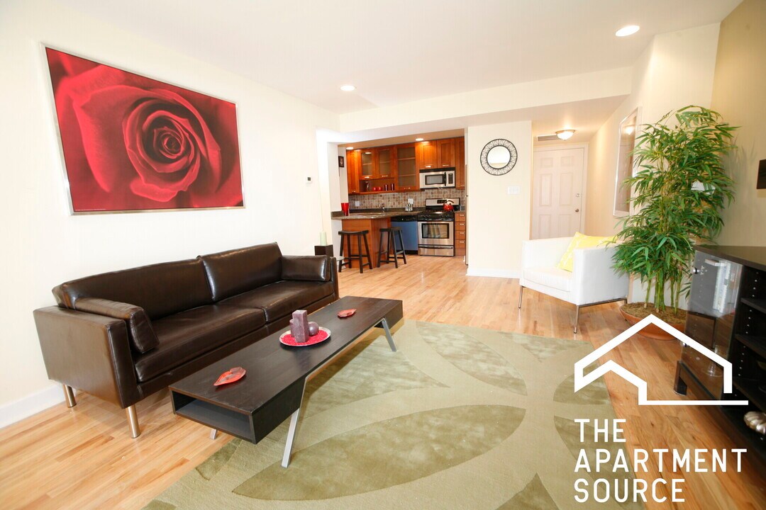 6954 N Greenview Ave in Chicago, IL - Building Photo