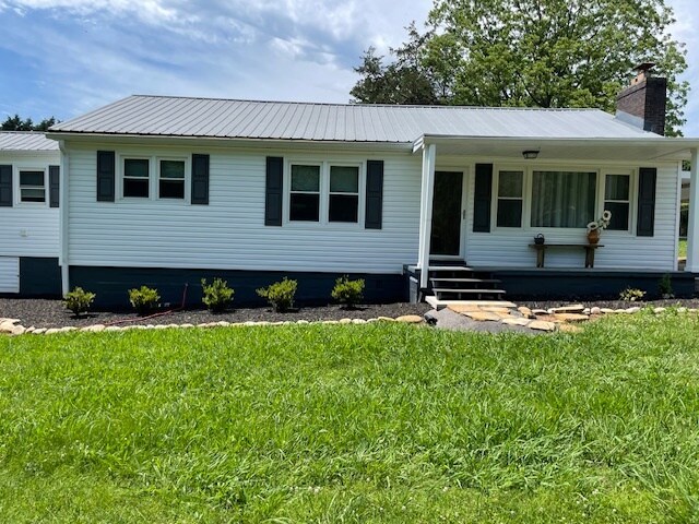 3607 Miser Station Rd in Louisville, TN - Building Photo