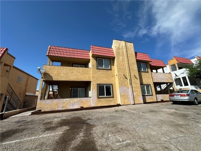 6966 Issac Ave in Las Vegas, NV - Building Photo - Building Photo