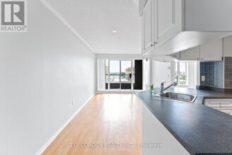 909 Bay St. in Toronto, ON - Building Photo - Building Photo