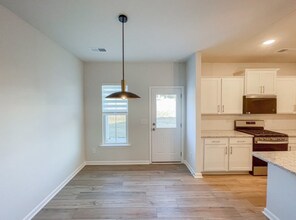 612 Glen Clova Dr in Raleigh, NC - Foto de edificio - Building Photo