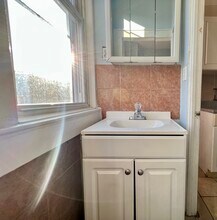 46 Saint Pauls Ave, Unit 2R in Jersey City, NJ - Building Photo - Building Photo