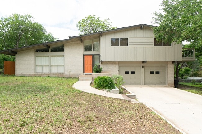 property at 3811 Ridgeline Dr