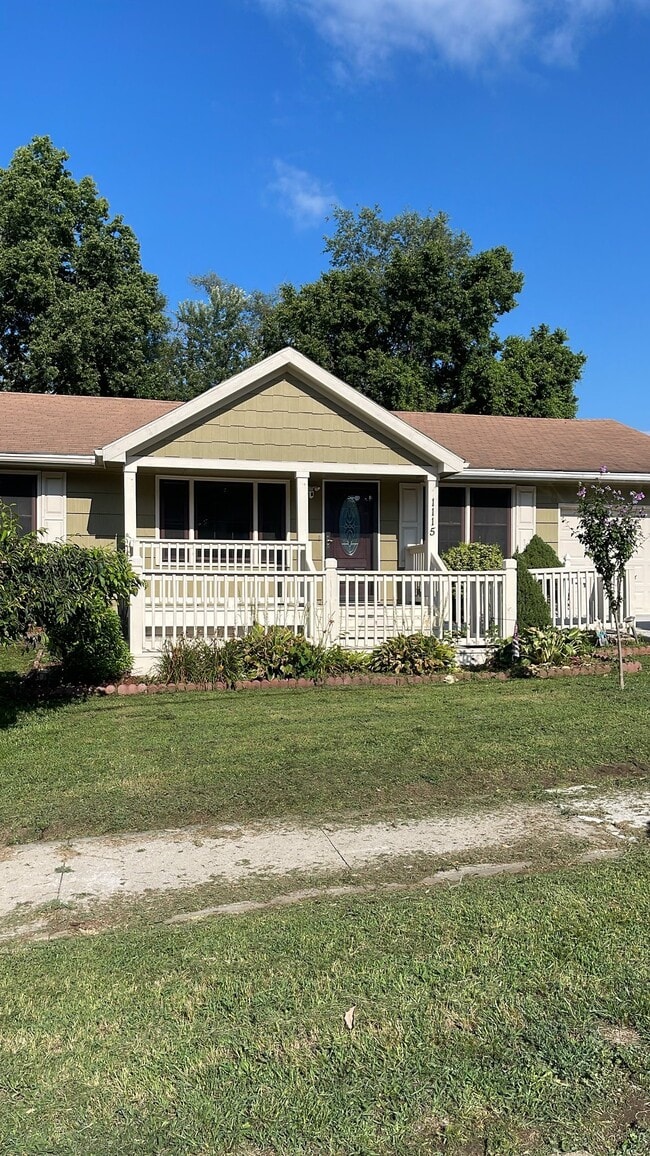 property at 1115 S Cottage St