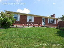 3590 River Park Dr in Lexington, KY - Building Photo