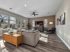 2414 Pennsylvania Ave in Dallas, TX - Building Photo