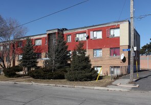 26 Floral Pky in Toronto, ON - Building Photo