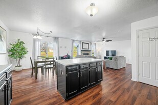 2386 Meadow Bend Dr, Unit SI ID1397949P in Columbus, IN - Building Photo