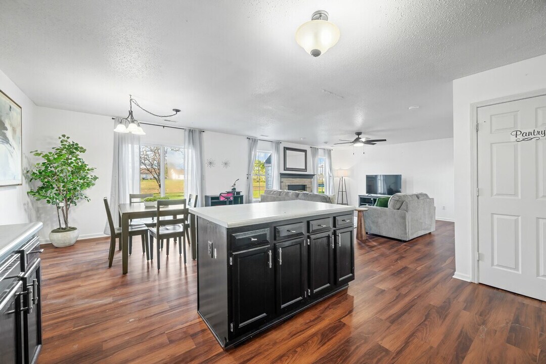 2386 Meadow Bend Dr, Unit SI ID1397949P in Columbus, IN - Building Photo