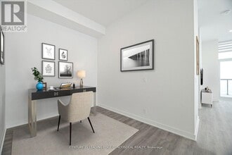 30 Upper Mall Wy in Vaughan, ON - Building Photo - Building Photo