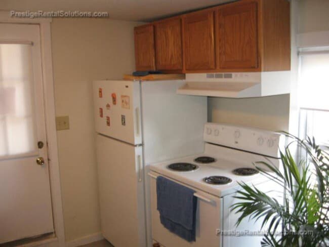 72 Devens St, Unit 3