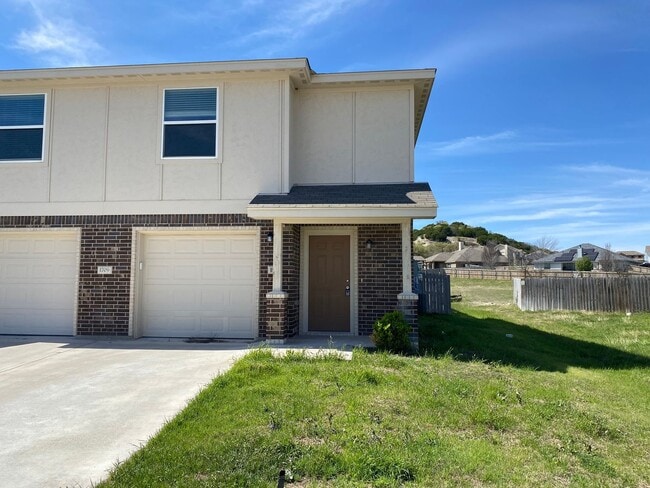 property at 1709 Castroville Trl