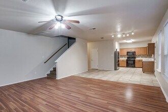 201 Creek Ledge Dr in Hutto, TX - Building Photo - Building Photo