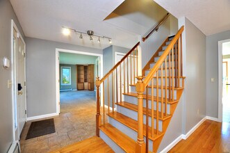 16 Virginia Ln in Farmington, CT - Building Photo - Building Photo