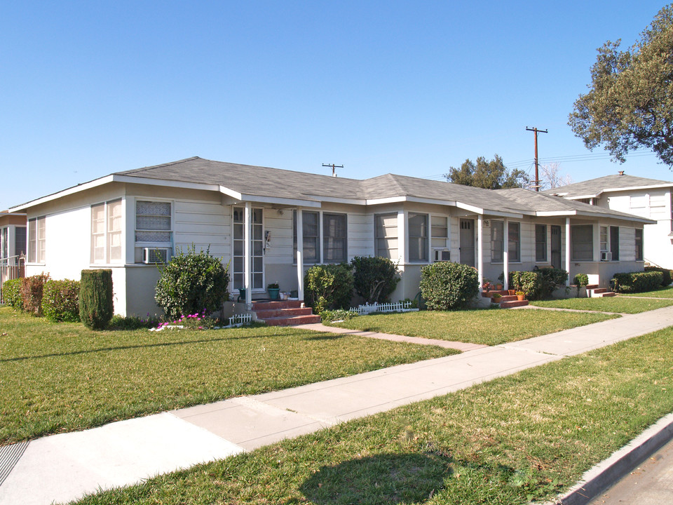 601 W Commonwealth Ave in Fullerton, CA - Building Photo