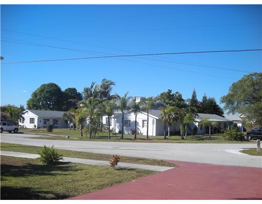 Dorchester Apartments in Boca Raton, FL - Building Photo - Building Photo