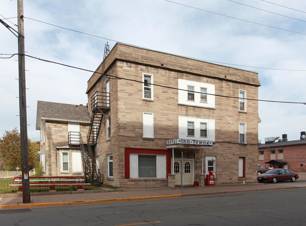 Inn Towne in Eau Claire, WI - Building Photo