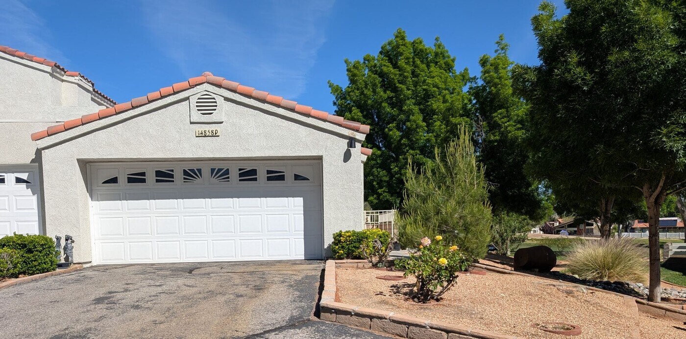 14858 Clubhouse Dr in Helendale, CA - Building Photo