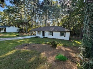 537 Eastside Dr in Dacula, GA - Building Photo - Building Photo