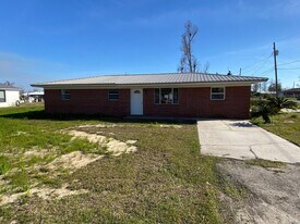 2338 E 17th St in Panama City, FL - Building Photo