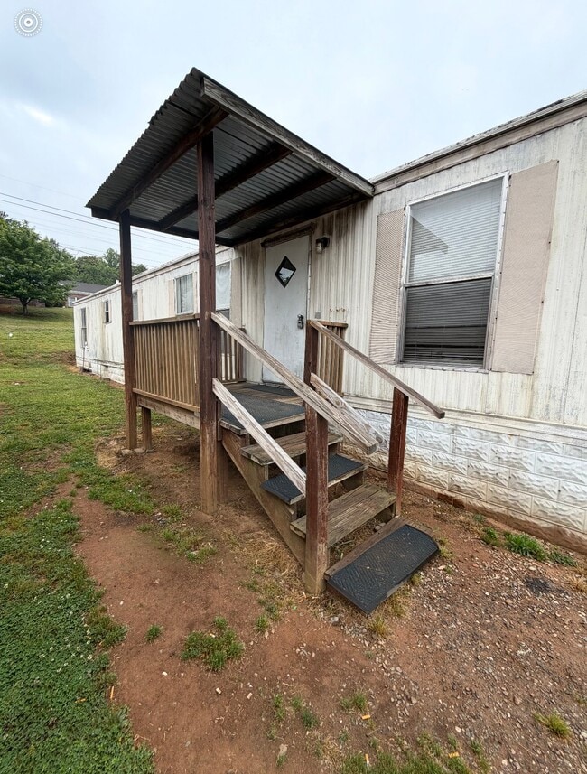 property at 1003 Elm St