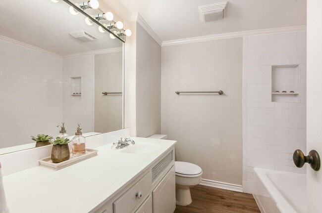 4008 Ridglea Country Club Dr in Fort Worth, TX - Foto de edificio - Building Photo