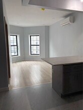546 Van Buren St in Brooklyn, NY - Building Photo - Building Photo